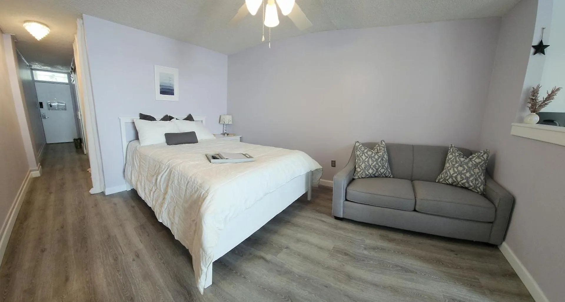 Purple Reign: A Chic, Romantic Oceanfront Getaway - Sleeps 4 Daytona Beach